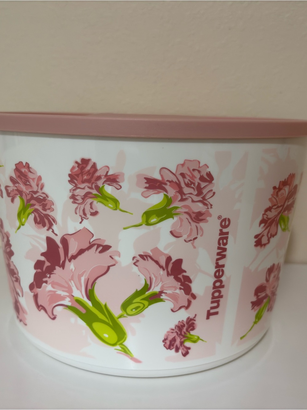 TUPPERWARE SERVING BOWL 6.6L. 28 CUP PINK CARNATION FLOWERS - Picture 11 of 14